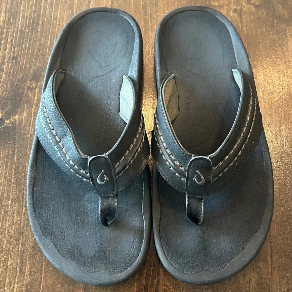 OluKai Ohana Flip Flops Mens 12 Dark Shadow Black Water Resistant Sandal Summer